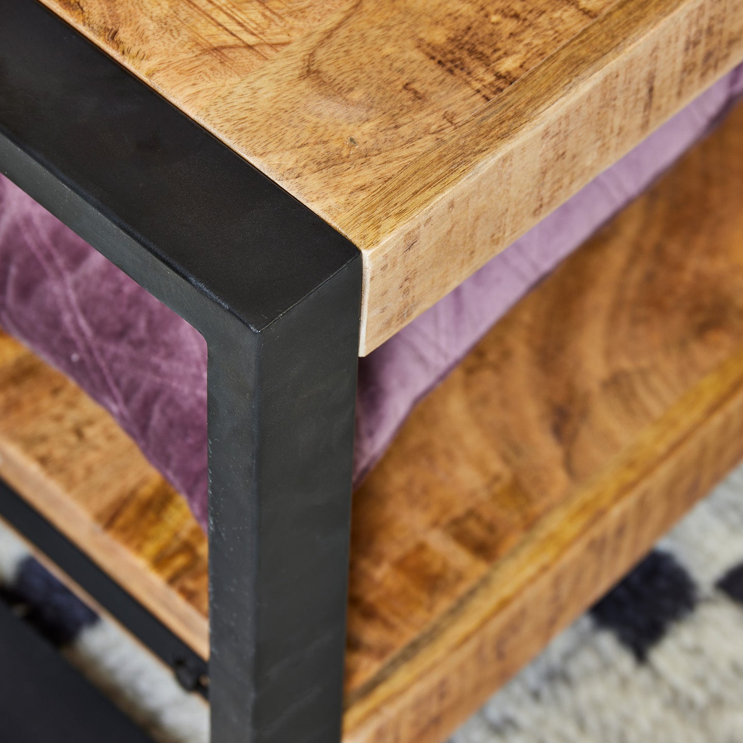 Zwarte Mangohouten Salontafel 110cm met onderblad